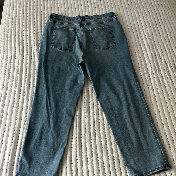 Good American - Picture 3 of 4